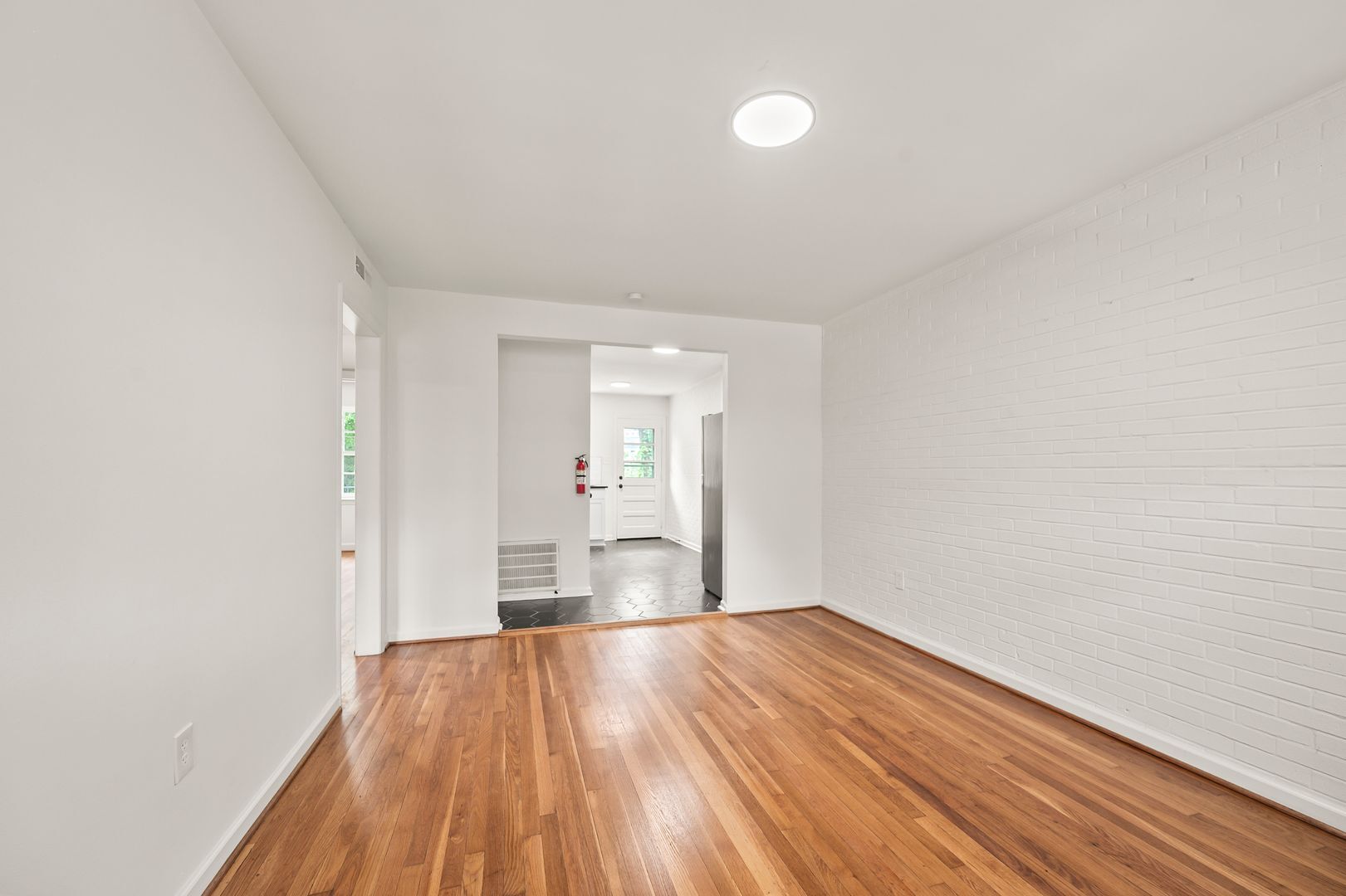 Building Photo - 1640 W Northwest Blvd