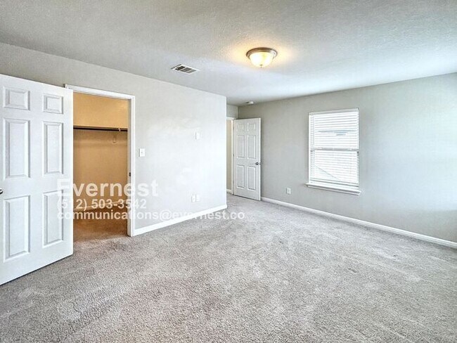Building Photo - 4-Bedroom Home with Modern Comforts Near S...