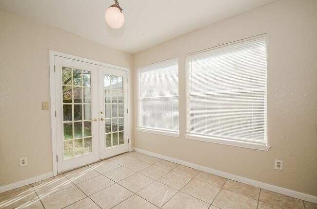 Building Photo - 1722 Foxlake Dr