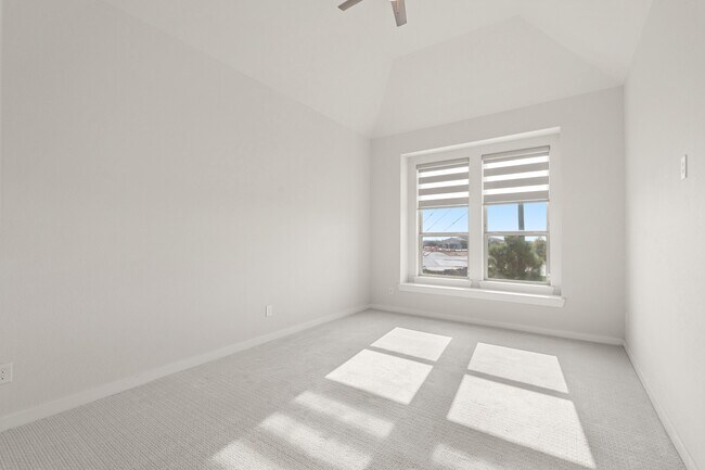 Building Photo - 6579 Scarlet Pond Ln