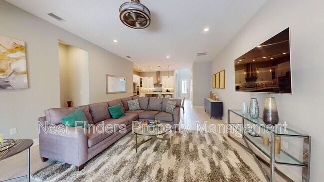 Building Photo - 33 Ficus Ln