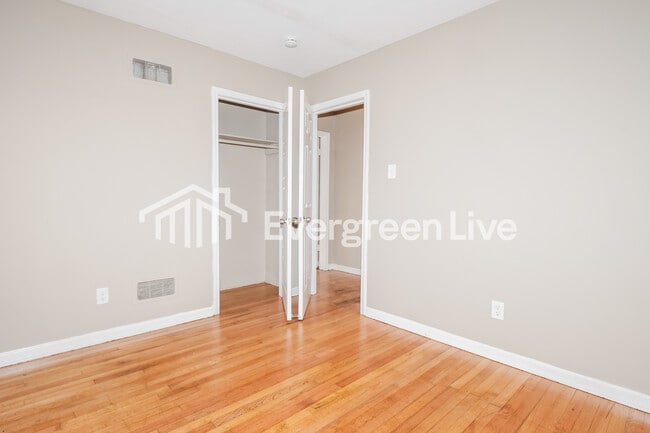 Building Photo - 3174 Beauchamp Dr