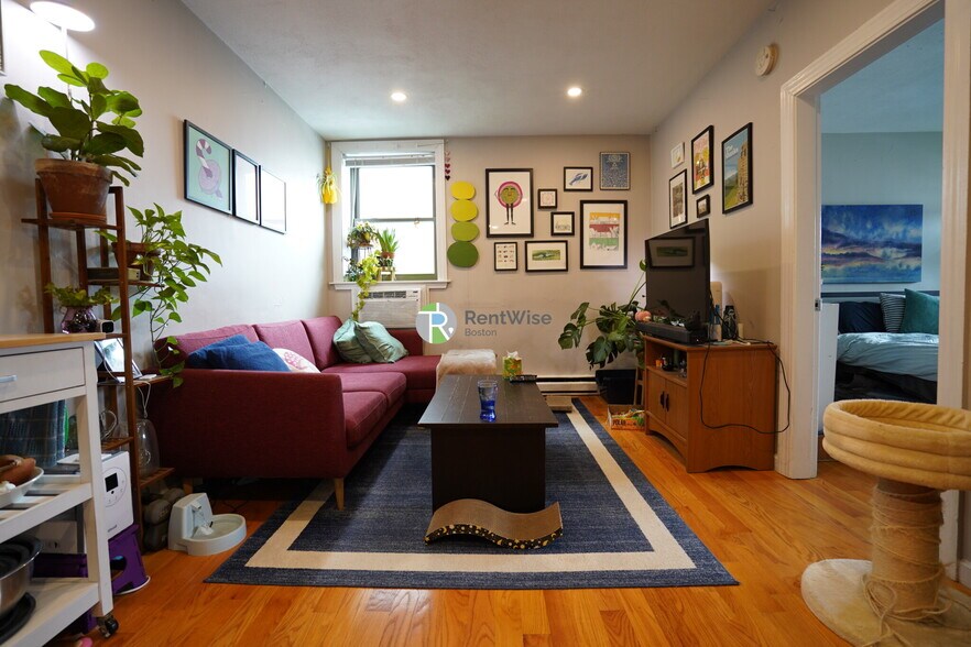 Primary Photo - 1200 Commonwealth Ave