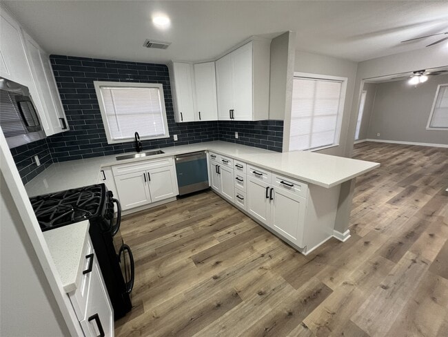 Primary Photo - 717 Grantham Rd