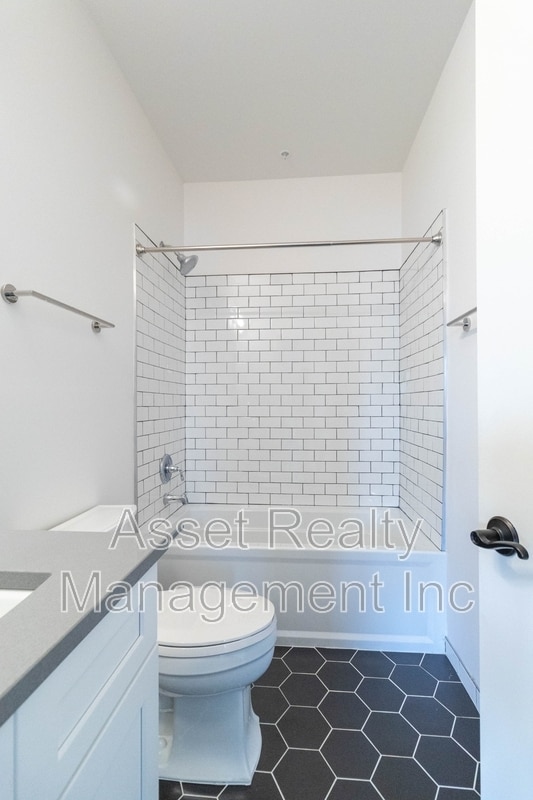 Building Photo - 1120 Franck St