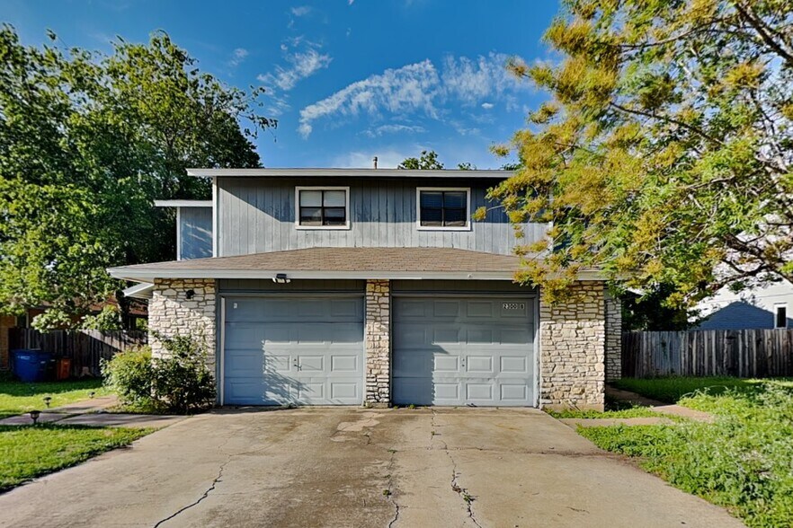Building Photo - 2300 Berkett Dr