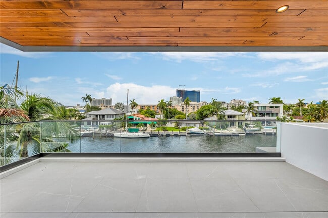 Building Photo - 1730 SE 13th St