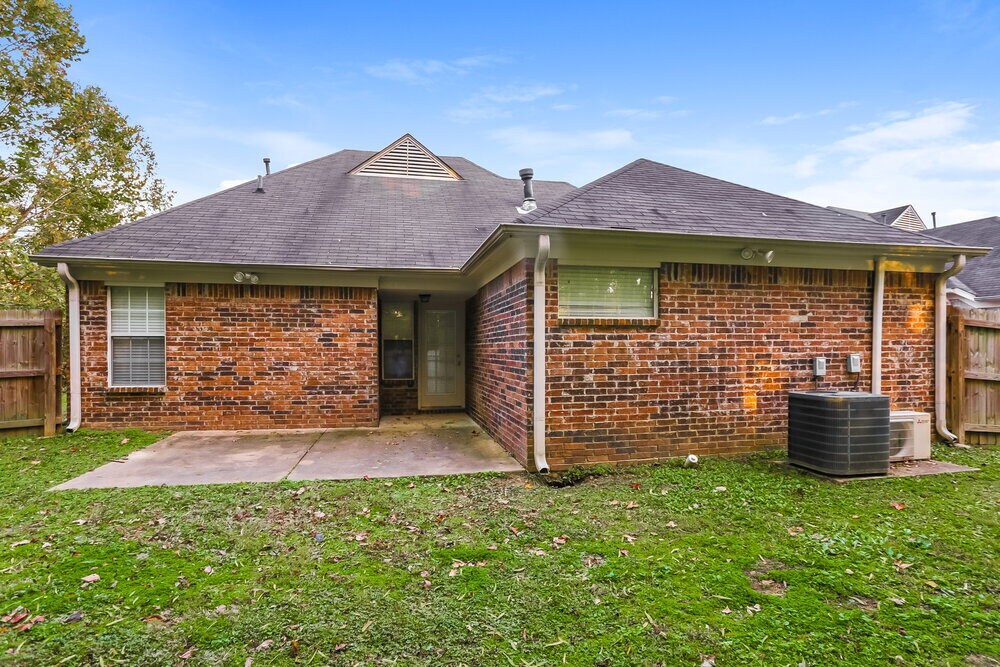 Building Photo - 871 Galyon Drive