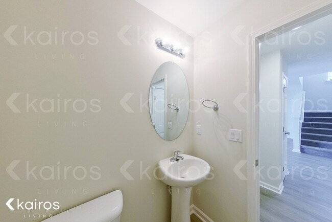 Building Photo - 15 Duluth Dr