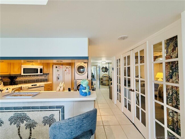 Building Photo - 9500 S Ocean Dr