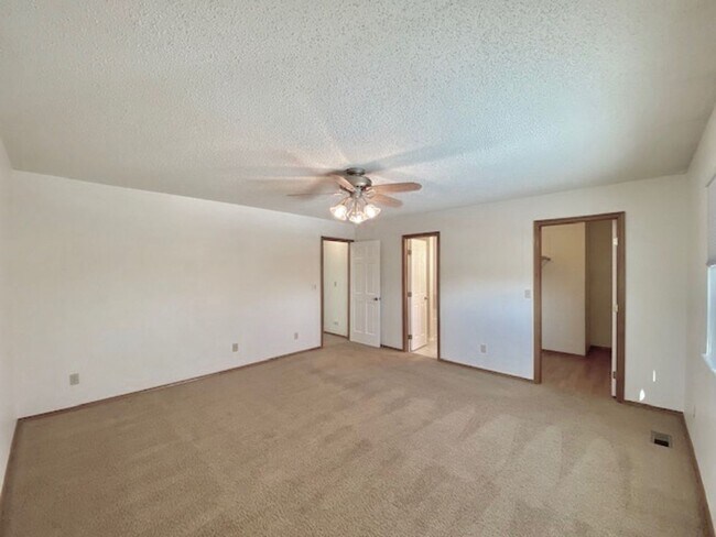 Building Photo - Spacious Briargate 4 Bedroom/3.5 Bathroom Home with huge Yard