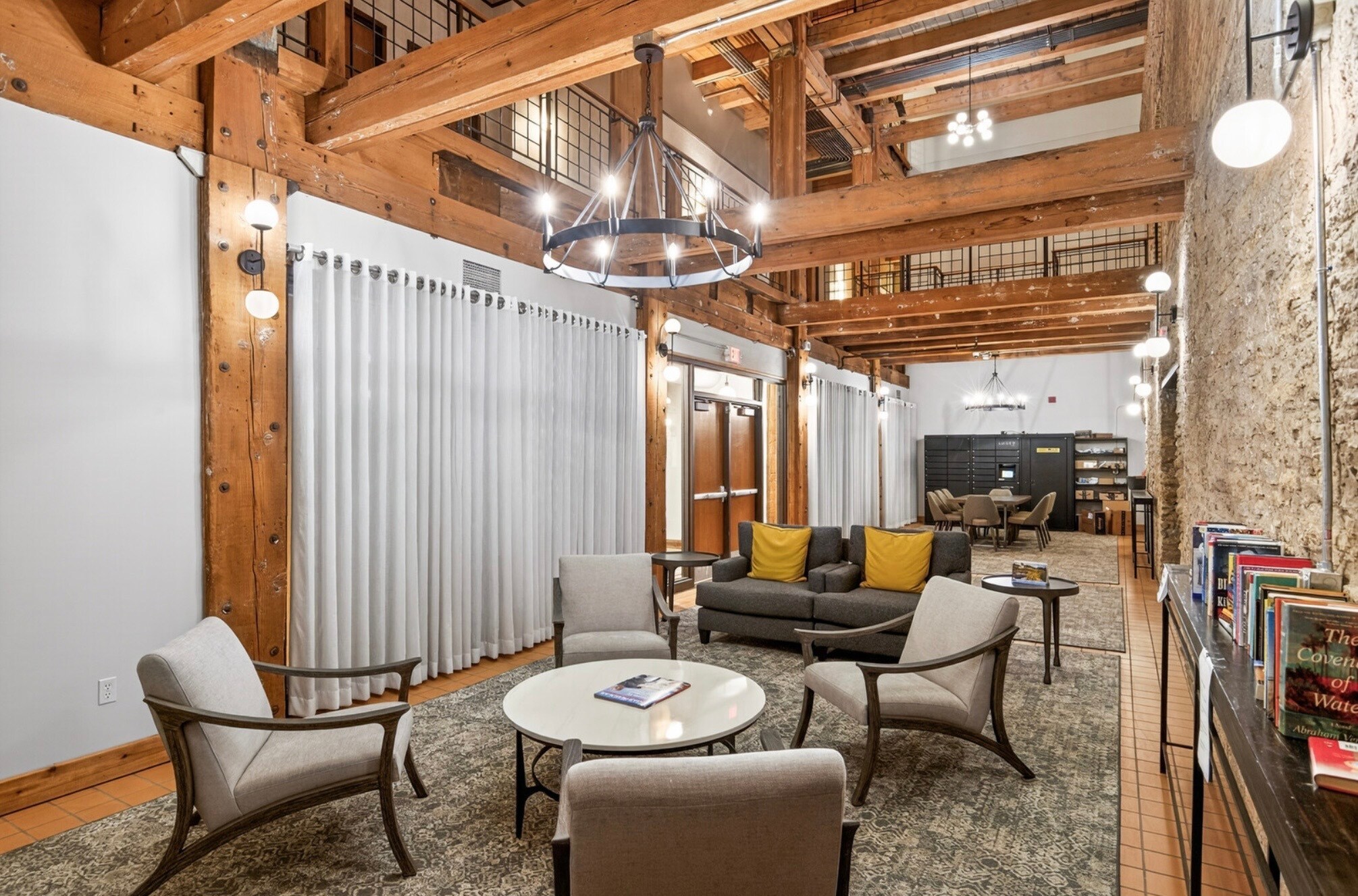 Building Photo - 400 N 1st St