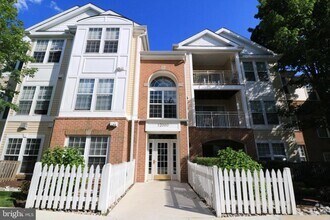 Building Photo - 12000 Amber Ridge Cir
