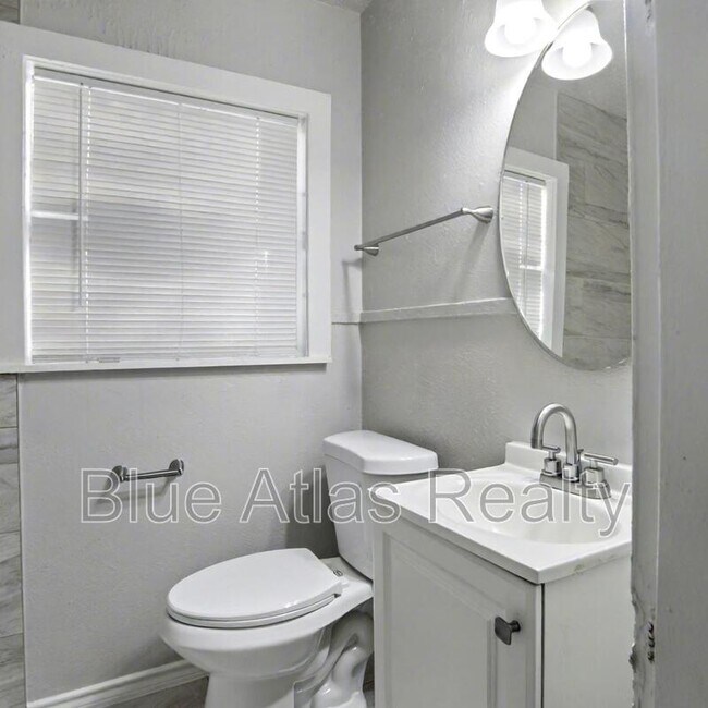 Building Photo - 4024 Wiman Dr