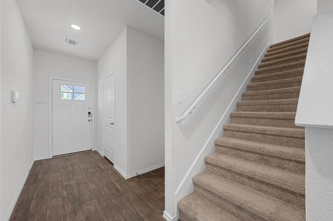 Building Photo - 164 Frogmore Lp