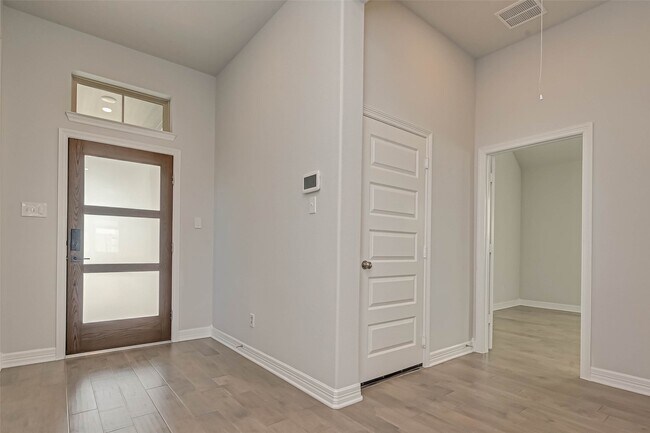 Building Photo - 11943 Bazley Knoll Dr