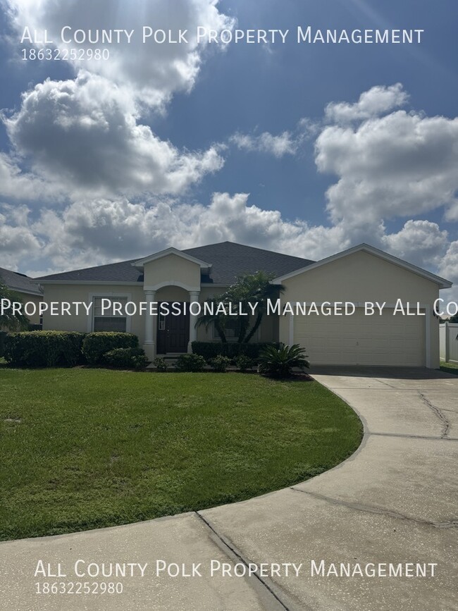 Primary Photo - Spectacular 4 Bedroom Winter Haven Home fo...