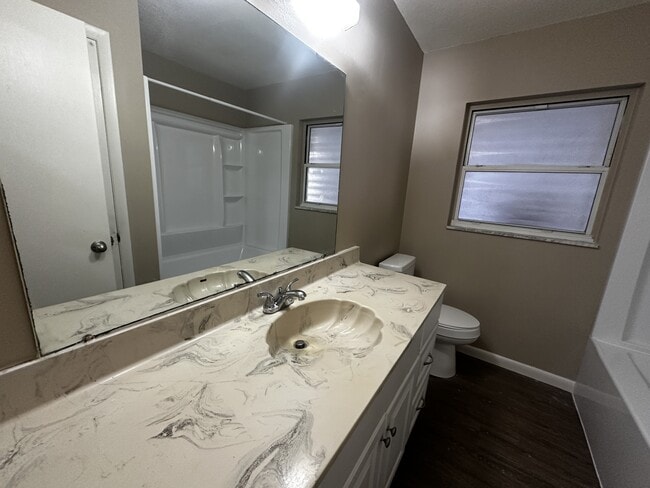 Building Photo - 3 Spring Loop