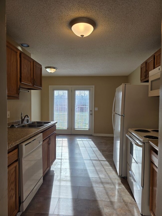 Building Photo - 1609 Bourland Ln