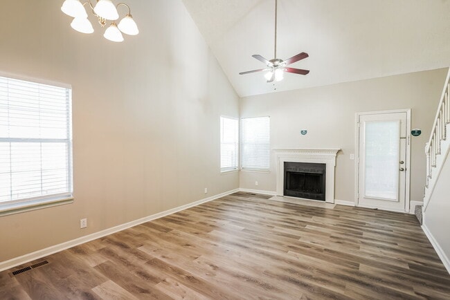 Building Photo - 1502 Cedardale Rd