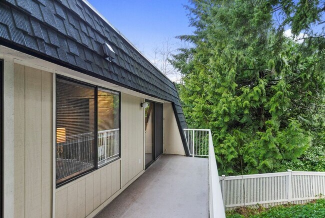 Building Photo - 9908 NE 124th St