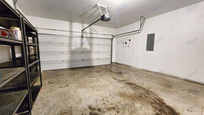 Building Photo - 3808 Hazelhurst Dr