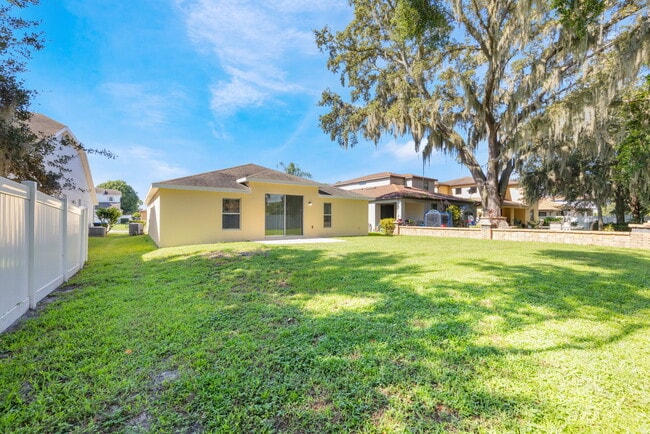 Building Photo - 2831 Whistlewood Dr