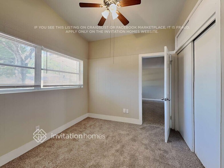 Building Photo - 2209 Curtis Dr S