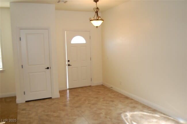 Building Photo - 4920 Honey Locust Dr