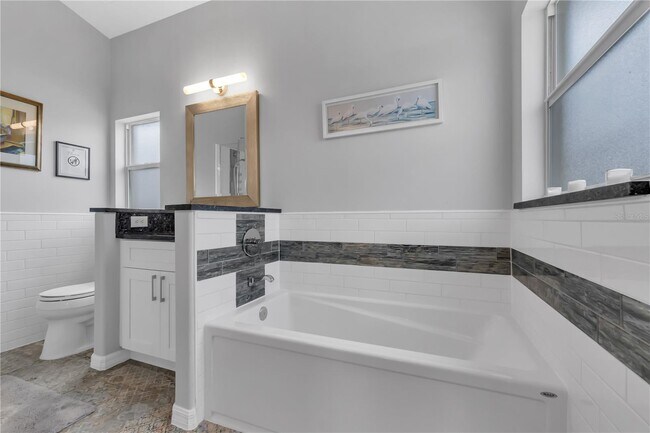 Building Photo - 16635 Palm Spring Dr