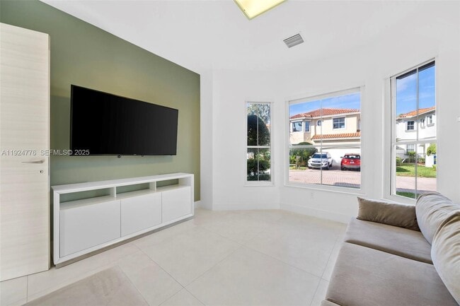 Building Photo - 1549 Breakwater Terrace