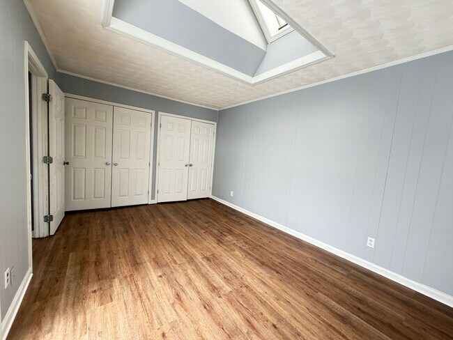 Building Photo - 206 Kenoak Dr