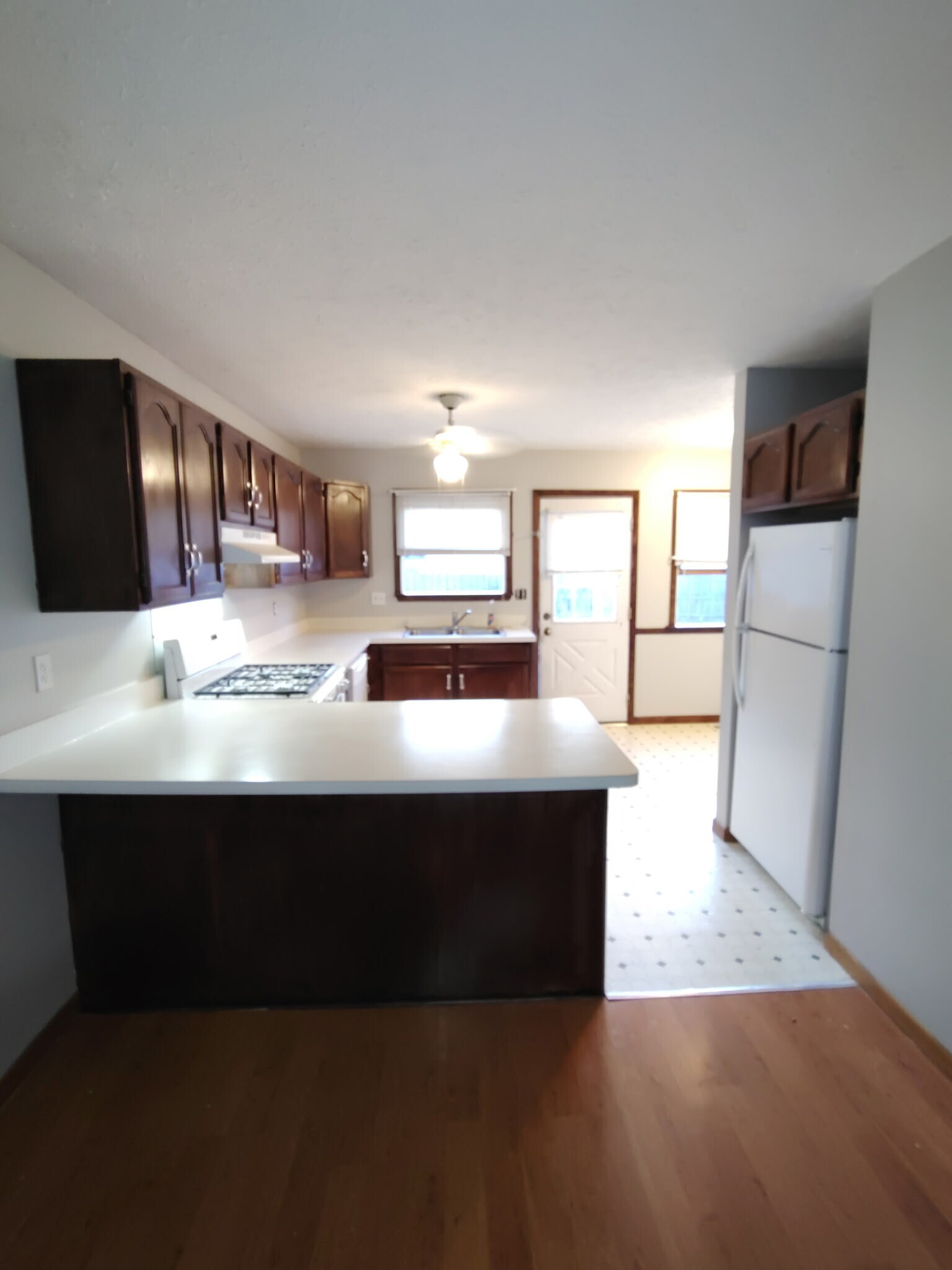 kitchen - 1023 West Dr