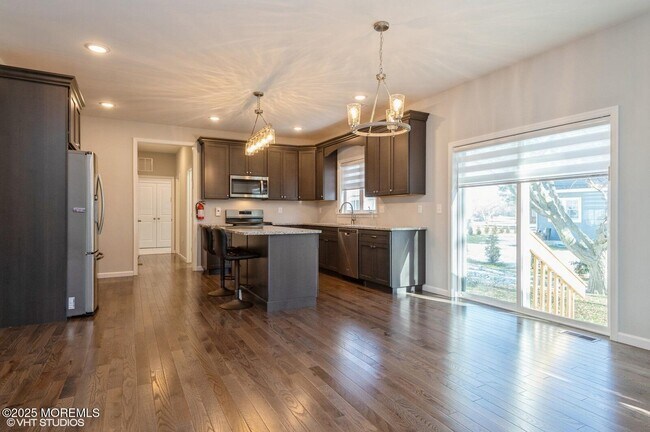 Building Photo - 2019 Oakhurst Pkwy