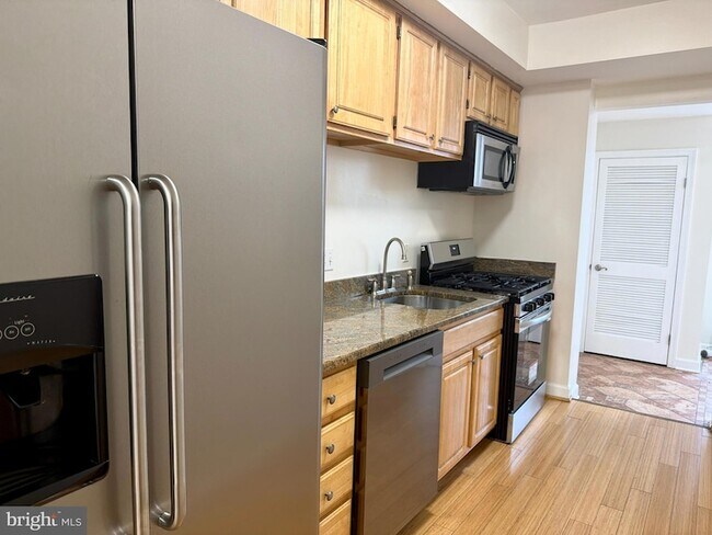 Building Photo - 937 Randolph St NW