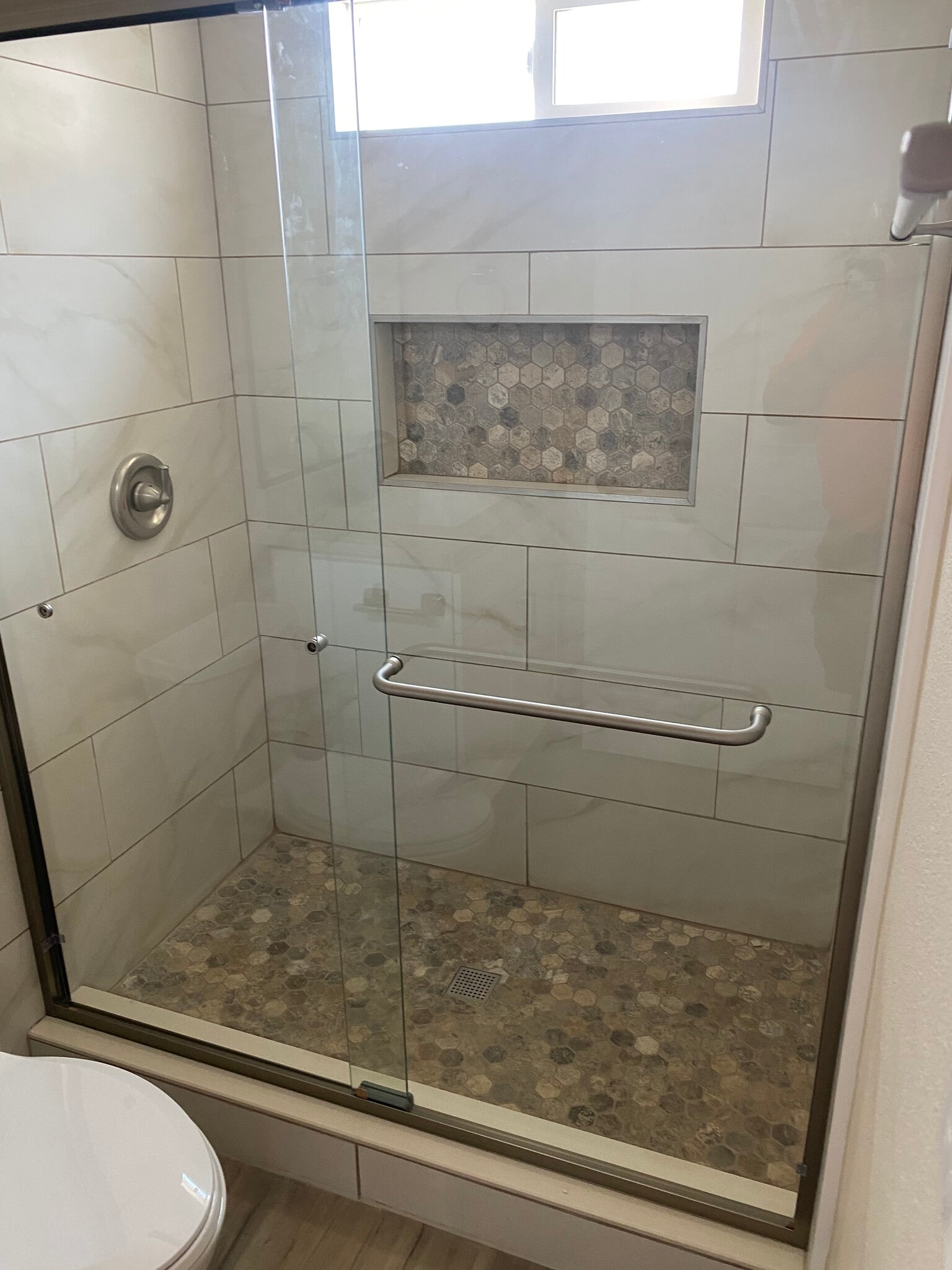 Building Photo - 549 E Tujunga Ave