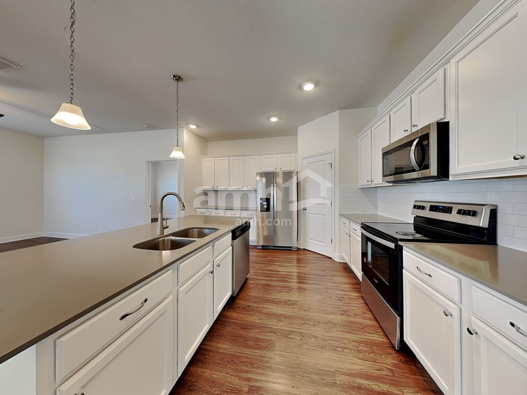 Building Photo - 805 Heavenly Dr