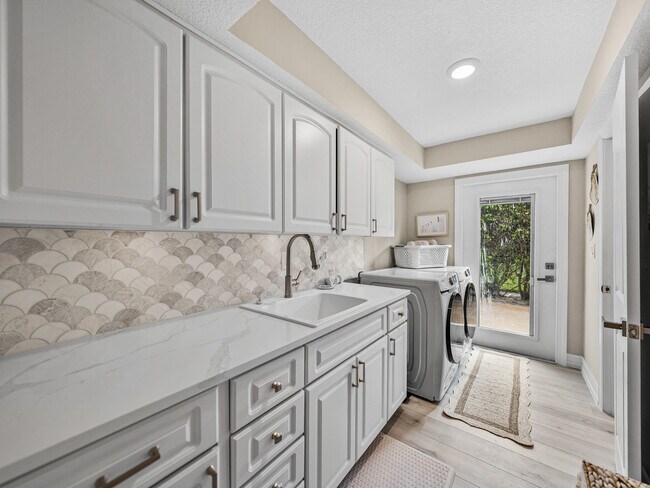 Building Photo - 4082 Belair Ln