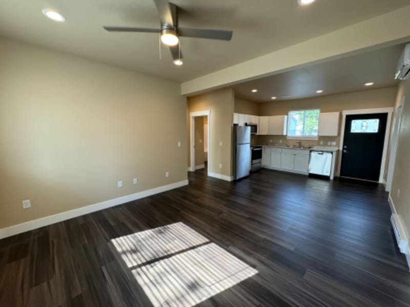 Building Photo - 310 3rd St W