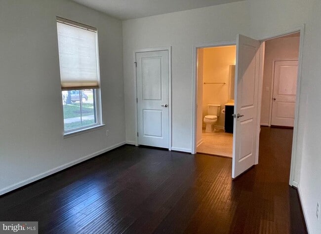 Building Photo - 43373 Southland St