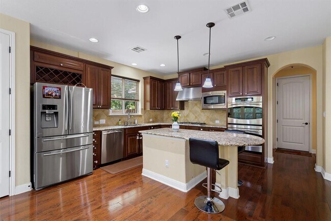 Building Photo - 3904 Avery Woods Ln