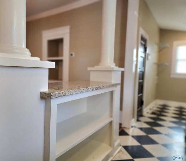 Building Photo - 1214 Pratt Ave NE