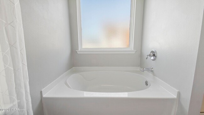 Building Photo - 310 Confidence Wy