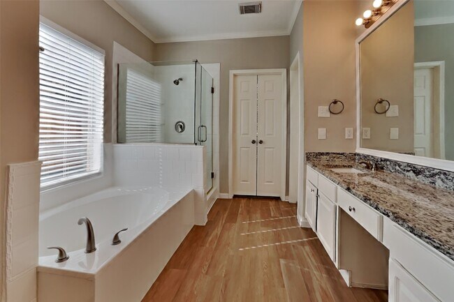 Building Photo - 30110 Granum Dr