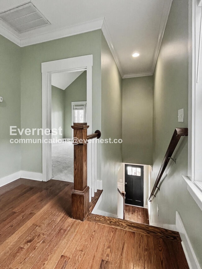 Building Photo - 1306 Pillow St