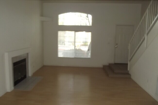 Building Photo - Northwest