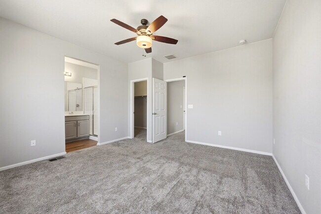 Building Photo - $2,395.95, 2-bed, 2.5-bath with a washer and dryer in unit.