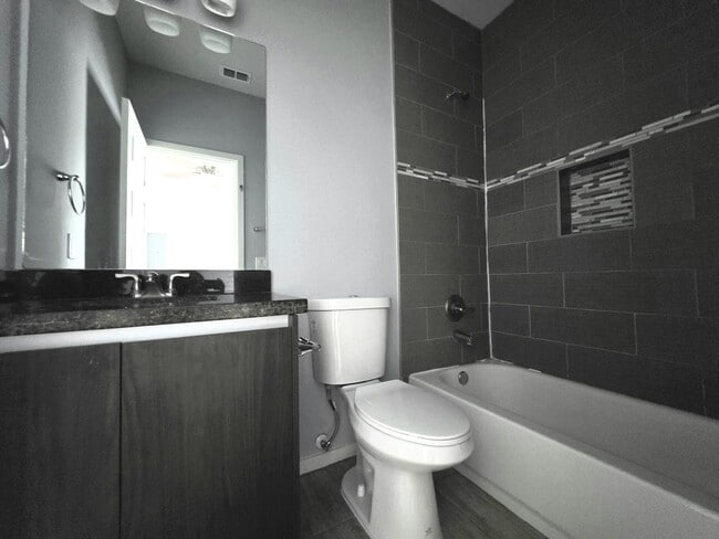Building Photo - 1514 Quitaca Dr