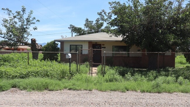 Building Photo - 10121 S Axe Head Dr