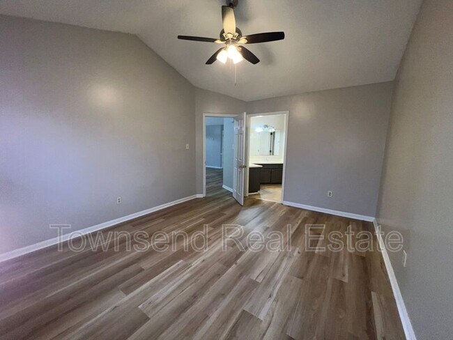 Building Photo - 5606 Bimini Pl